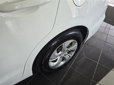 2013 Honda Civic LX   - Photo 26 - Hamilton, OH 45015