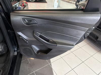 2016 Ford Focus S 4DR SEDAN   - Photo 22 - Hamilton, OH 45015