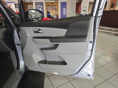 2016 Honda Odyssey EX-L 4DR MINI-VAN   - Photo 12 - Hamilton, OH 45015