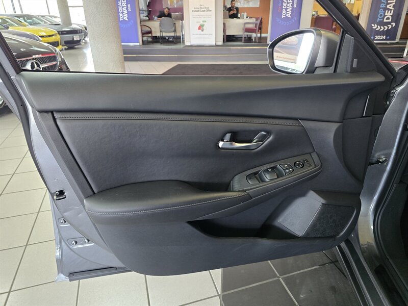 2025 Nissan Sentra SV 4DR SEDAN - Photo 9 - Hamilton, OH 45015