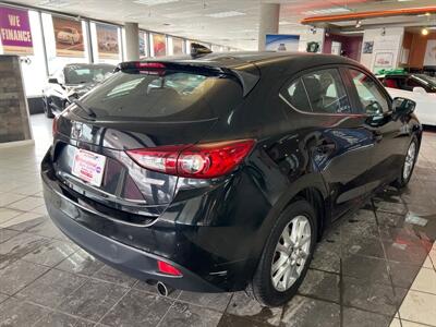 2016 Mazda MAZDA3 i Touring 4DR HATCHBACK   - Photo 6 - Hamilton, OH 45015