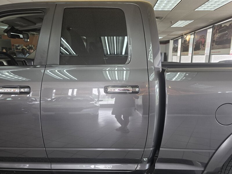 2014 RAM 1500 Laramie - Photo 41 - Hamilton, OH 45015