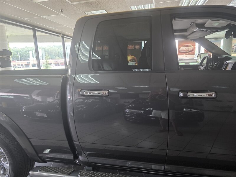 2014 RAM 1500 Laramie - Photo 36 - Hamilton, OH 45015