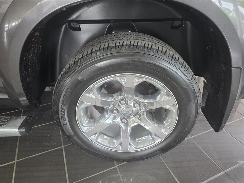 2014 RAM 1500 Laramie - Photo 45 - Hamilton, OH 45015