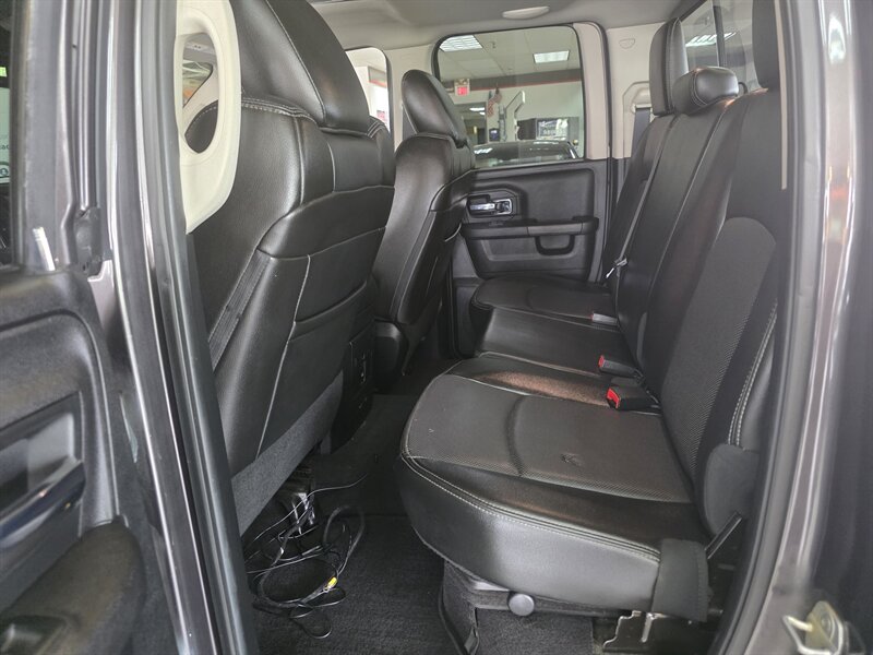 2014 RAM 1500 Laramie - Photo 32 - Hamilton, OH 45015