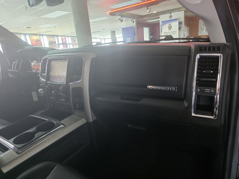 2014 RAM 1500 Laramie - Photo 15 - Hamilton, OH 45015