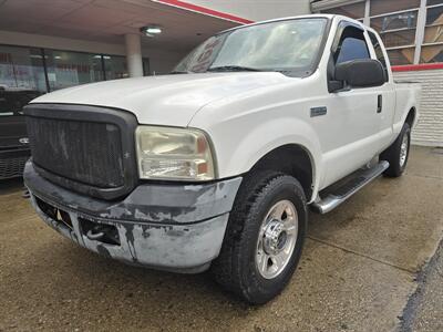 2006 Ford F-250 XL EXTENDED CAB 4X4   - Photo 1 - Hamilton, OH 45015