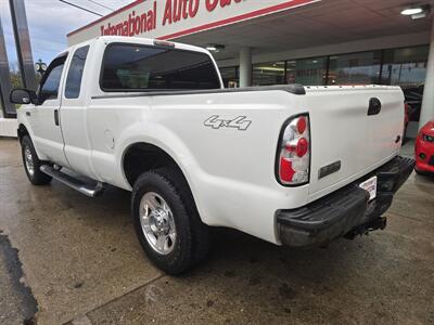 2006 Ford F-250 XL EXTENDED CAB 4X4   - Photo 6 - Hamilton, OH 45015