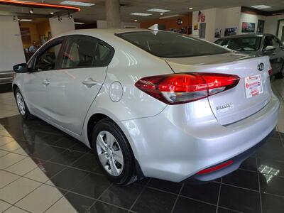 2017 Kia Forte LX 4DR SEDAN   - Photo 7 - Hamilton, OH 45015