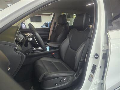 2025 Genesis GV70 2.5T STANDARD 4DR SUV AWD - Photo 9 - Hamilton, OH 45015