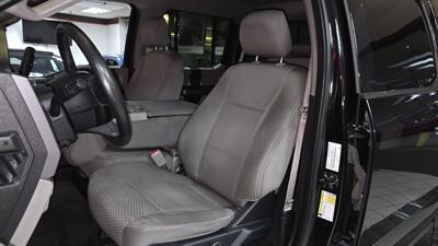 2016 Ford F-150 XLT SUPER CREW 4X4 - Photo 10 - Hamilton, OH 45015