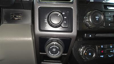 2016 Ford F-150 XLT SUPER CREW 4X4 - Photo 19 - Hamilton, OH 45015