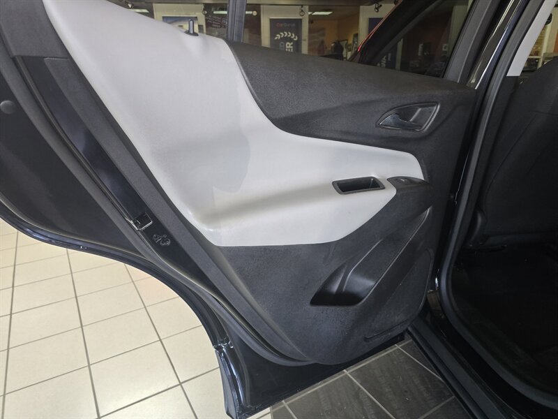 2023 Chevrolet Equinox LS 4DR SUV w/1LS - Photo 10 - Hamilton, OH 45015
