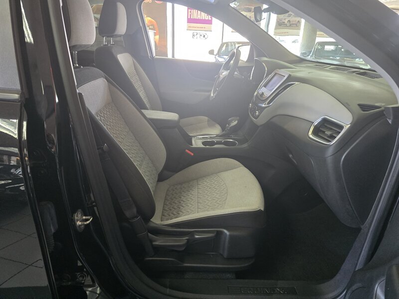 2023 Chevrolet Equinox LS 4DR SUV w/1LS - Photo 14 - Hamilton, OH 45015