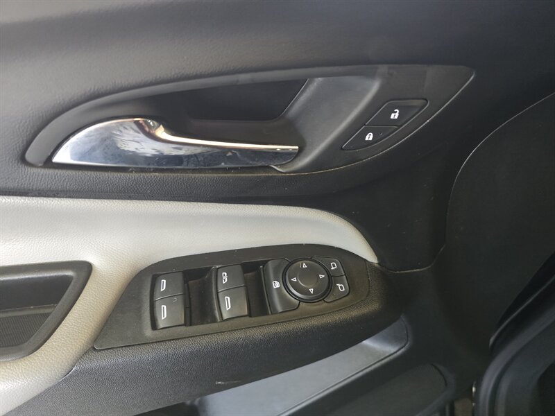 2023 Chevrolet Equinox LS 4DR SUV w/1LS - Photo 18 - Hamilton, OH 45015