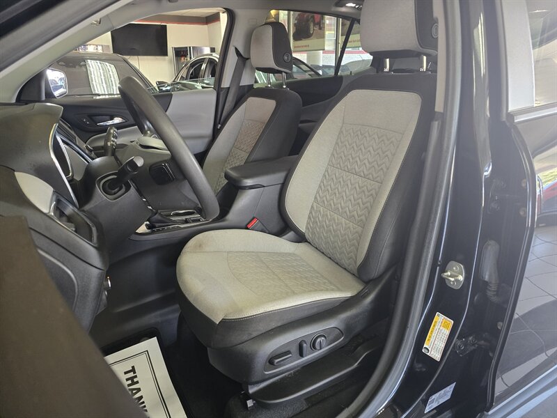 2023 Chevrolet Equinox LS 4DR SUV w/1LS - Photo 9 - Hamilton, OH 45015