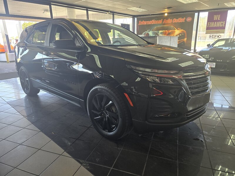 2023 Chevrolet Equinox LS 4DR SUV w/1LS - Photo 3 - Hamilton, OH 45015