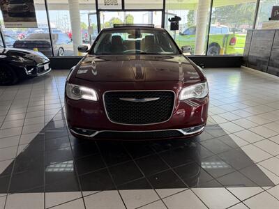 2019 Chrysler 300 Series Limited - Photo 2 - Hamilton, OH 45015