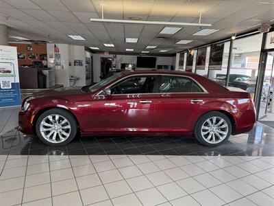 2019 Chrysler 300 Series Limited - Photo 1 - Hamilton, OH 45015