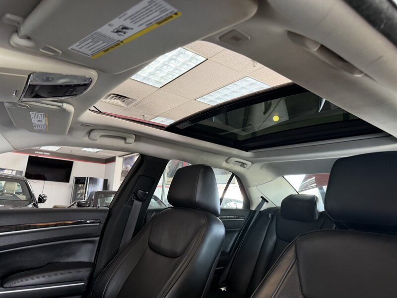 2019 Chrysler 300 Series Limited - Photo 20 - Hamilton, OH 45015