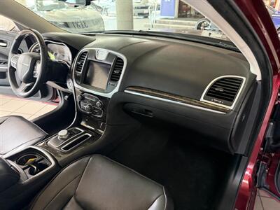 2019 Chrysler 300 Series Limited - Photo 25 - Hamilton, OH 45015
