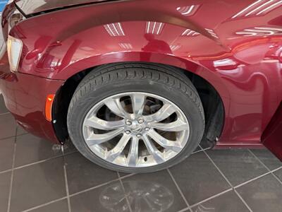 2019 Chrysler 300 Series Limited - Photo 32 - Hamilton, OH 45015