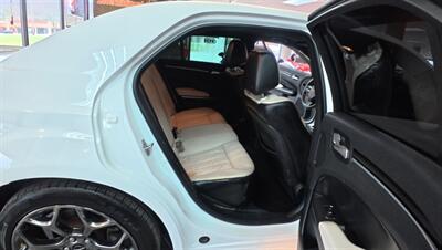 2018 Chrysler 300 Series S 4DR SEDAN   - Photo 25 - Hamilton, OH 45015