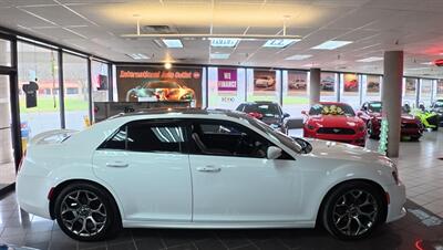 2018 Chrysler 300 Series S 4DR SEDAN   - Photo 5 - Hamilton, OH 45015