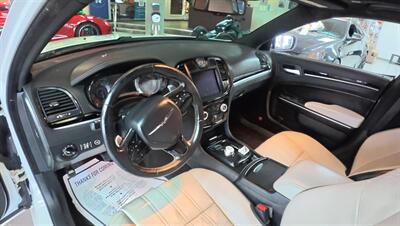 2018 Chrysler 300 Series S 4DR SEDAN   - Photo 11 - Hamilton, OH 45015