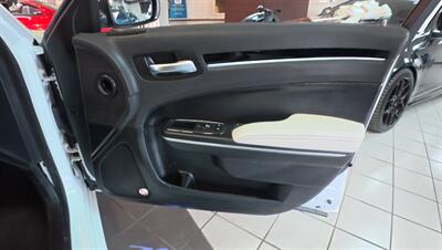 2018 Chrysler 300 Series S 4DR SEDAN   - Photo 30 - Hamilton, OH 45015