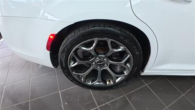 2018 Chrysler 300 Series S 4DR SEDAN   - Photo 31 - Hamilton, OH 45015
