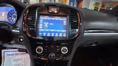 2018 Chrysler 300 Series S 4DR SEDAN   - Photo 15 - Hamilton, OH 45015