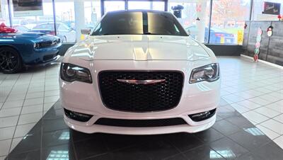 2018 Chrysler 300 Series S 4DR SEDAN   - Photo 3 - Hamilton, OH 45015