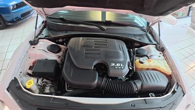 2018 Chrysler 300 Series S 4DR SEDAN   - Photo 33 - Hamilton, OH 45015
