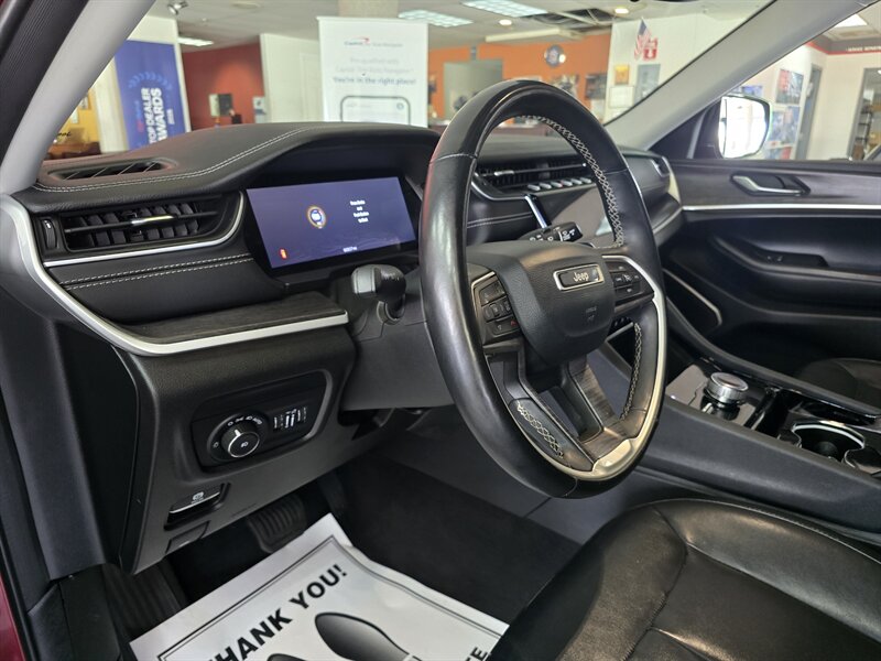 2022 Jeep Grand Cherokee L Limited - Photo 8 - Hamilton, OH 45015