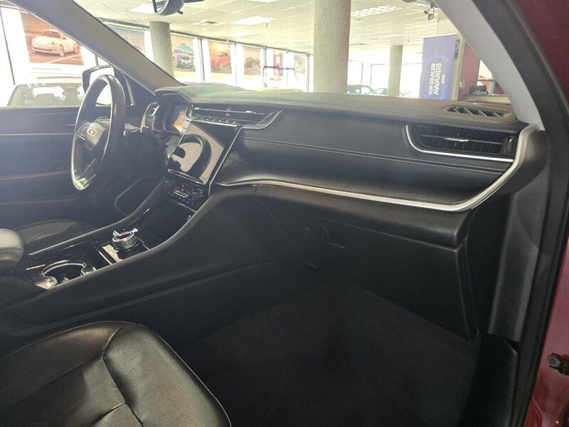 2022 Jeep Grand Cherokee L Limited - Photo 15 - Hamilton, OH 45015