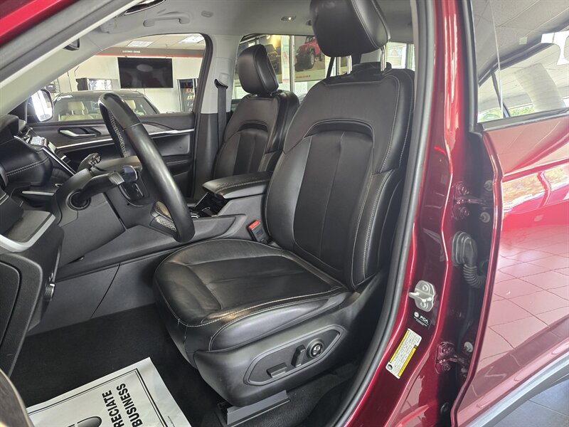 2022 Jeep Grand Cherokee L Limited - Photo 9 - Hamilton, OH 45015