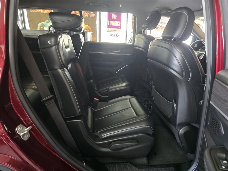 2022 Jeep Grand Cherokee L Limited - Photo 18 - Hamilton, OH 45015