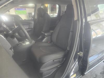 2010 GMC Acadia SL 4DR SUV AWD - Photo 9 - Hamilton, OH 45015