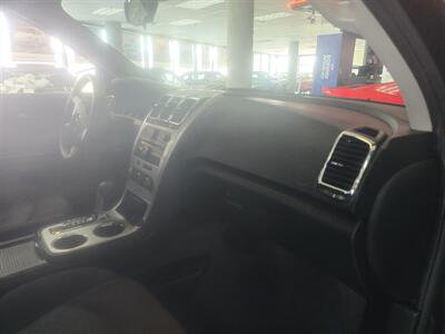 2010 GMC Acadia SL 4DR SUV AWD - Photo 15 - Hamilton, OH 45015