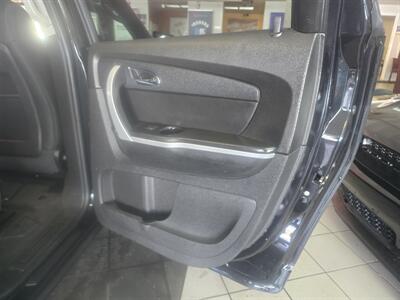 2010 GMC Acadia SL 4DR SUV AWD - Photo 17 - Hamilton, OH 45015