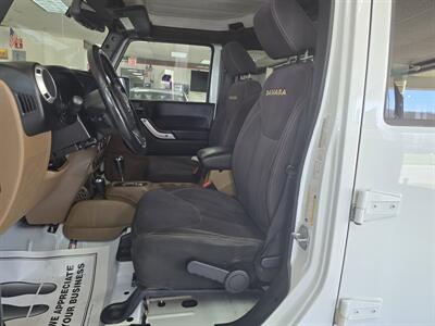 2014 Jeep Wrangler UNLIMITED SAHARA 4DR SUV 4X4   - Photo 9 - Hamilton, OH 45015