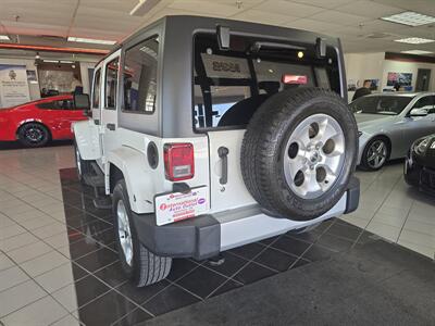 2014 Jeep Wrangler UNLIMITED SAHARA 4DR SUV 4X4   - Photo 5 - Hamilton, OH 45015