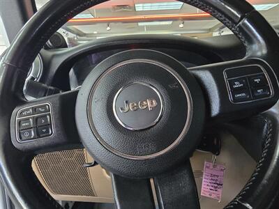 2014 Jeep Wrangler UNLIMITED SAHARA 4DR SUV 4X4   - Photo 20 - Hamilton, OH 45015