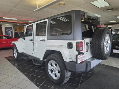 2014 Jeep Wrangler UNLIMITED SAHARA 4DR SUV 4X4   - Photo 6 - Hamilton, OH 45015