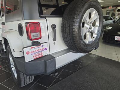 2014 Jeep Wrangler UNLIMITED SAHARA 4DR SUV 4X4   - Photo 24 - Hamilton, OH 45015