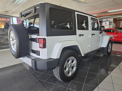 2014 Jeep Wrangler UNLIMITED SAHARA 4DR SUV 4X4   - Photo 4 - Hamilton, OH 45015