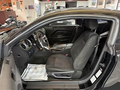 2013 Ford Mustang V6   - Photo 9 - Hamilton, OH 45015