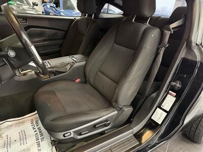 2013 Ford Mustang V6   - Photo 10 - Hamilton, OH 45015