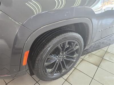 2022 Jeep Wagoneer Series II 4DR SUV 4X4   - Photo 44 - Hamilton, OH 45015